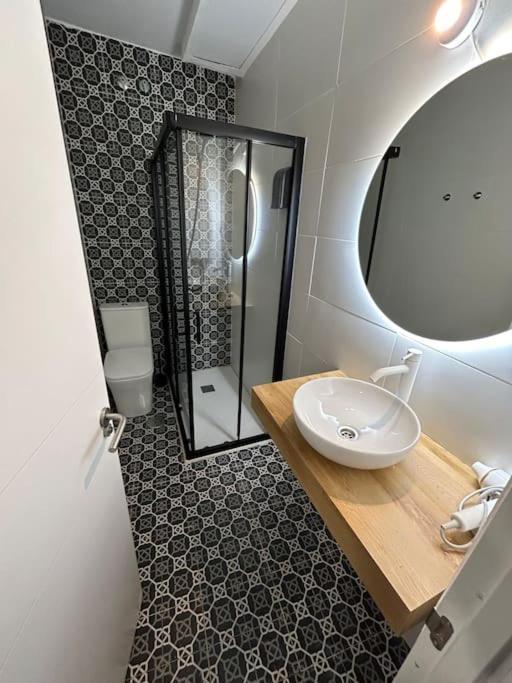 Apartamento Recien Reformado Con 5 Habitaciones Y 3 Banos Madrid Exterior photo